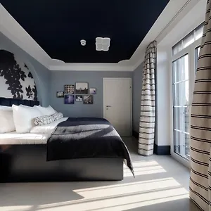 Numa Maximilian Apart-hotel