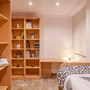 https://apartamento-flex-granada-canovas.es-andalucia.com